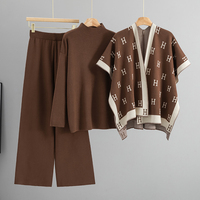 Nouvel ensemble trois pièces automne-hiver 2026 : Élégant manteau châle jacquard tissé à lettres + Haut uni + Pantalon tricoté large