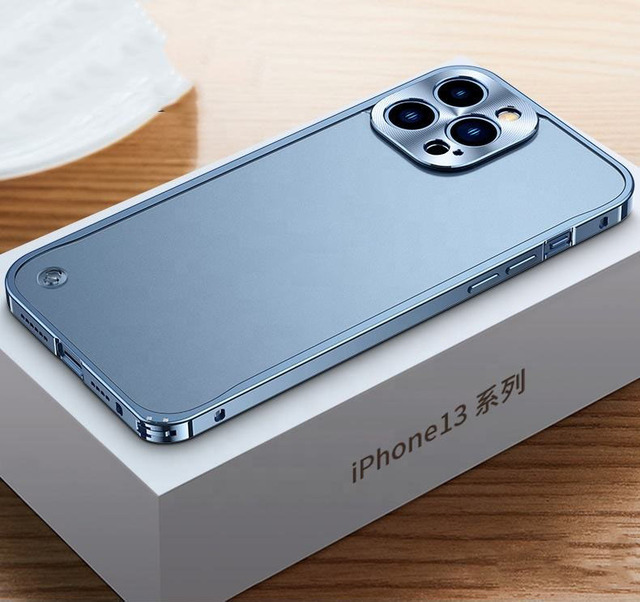 Metallic Feel Aluminum Alloy Metal Frame Armor Shockproof Luxury Frosted Phone Case for iPhone 12 13 Pro Max Hippocampal Buckle