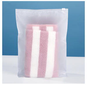 Túi nilon PVC trong suốt mờ có khóa kéo, in logo tùy chỉnh, <span class=keywords><strong>s</strong></span>ẵn hàng năm 2022, dùng để đóng gói quần áo & giày dép, <span class=keywords><strong>s</strong></span>ố lượng đặt hàng tối thiểu thấp. - Product Image 3