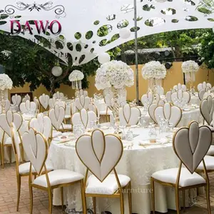 錬鉄製の金色の絵画屋外の結婚式の鉄製の宴会の椅子