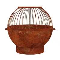 Brasero d'extérieur sphérique en acier Corten pour bois, avec barres supérieures en cage et poignées, finition patine de rouille, pour patio