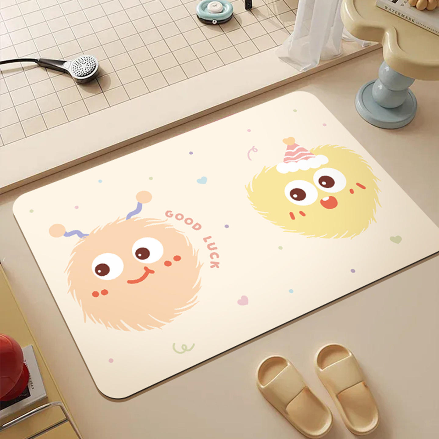 La chance mignonne des doubles monstres