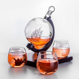 Vente chaude 2023, carafe à whisky <span class=keywords><strong>globe</strong></span> de 850 ml faite à la main, ensemble de carafe à whisky, carte du monde, verre borosilicate classique avec base en bois - Product Image 2