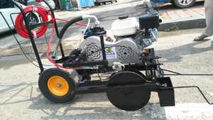 Yol Yapımı, Otopark ve Belediye Bakım Projeleri için Hassas Kontrollü Soğuk Sprey Çizgi Çizme Makineleri. - Product Image 2