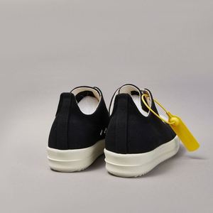 Chaussures en toile pour hommes de style designer, chaussures basses rétro pour couples, baskets hip-hop noires - Product Image 4