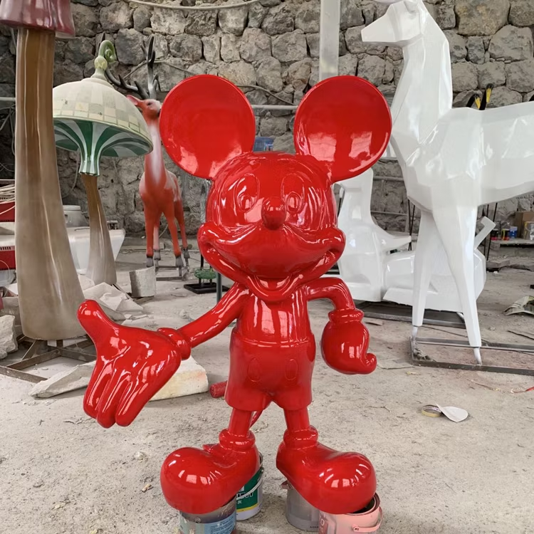Statue en résine gorille singe agressif multicolore fond noir 36 cm : H