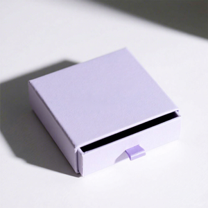 Boîte cadeau cosmétique personnalisée en carton biodégradable, fabriquée à la main, avec insert, pour emballage de cosmétiques - Product Image 2