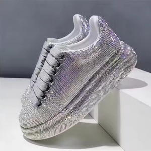 รองเท้าดีไซเนอร์สุดฮิต รองเท้าผ้าใบลำลองผู้ชาย ประดับเพชร สวยหรู สไตล์รองเท้าบอลรูม สำหรับผู้หญิง ป้องกันเชื้อโรค - Product Image 6