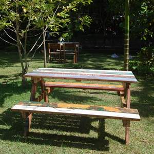 Découvrez une élégance intemporelle avec cette table de pique-nique d'extérieur en teck rustique, de 150x70x78 cm, fabriquée en bois durable. - Product Image 4