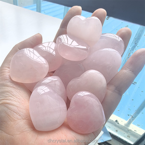 Cristales de <span class=keywords><strong>Cuarzo</strong></span> <span class=keywords><strong>Rosa</strong></span> Natural en Forma de Corazón, Gemas de <span class=keywords><strong>Cuarzo</strong></span> Pulido para Reiki, Regalo <span class=keywords><strong>Rosa</strong></span> con Temática de Amor para el Día de San Valentín para Mamá - Product Image 4