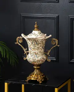 Wholesale Luxury Porcelain Fiqurines Kazakhstan Home Decor Crafts Ceramic Storage Jar With Alloy Handle
