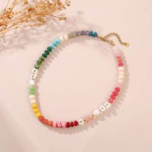 قلادة نسائية عصرية مصنوعة يدويًا من الخرز على شكل زهرة، رائجة البيع، إكسسوارات صيفية للشاطئ، مجوهرات ملونة من الأحجار الطبيعية - Product Image 3