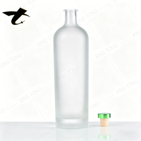 Botella de vidrio cilíndrica grande personalizada al por mayor para vodka, whisky, licores, con sellado de corcho para tequila y brandy