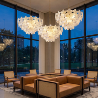 Lustre moderne décoratif en verre à fleurs multicolores pour restaurant, café, projet d'hébergement
