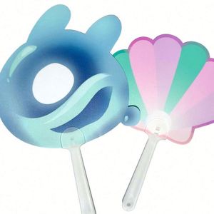 Éventail pliant transparent en PVC de forme circulaire personnalisé par le fabricant avec personnage d'idole Kpop ou d'anime pour cadeau promotionnel - Product Image 6