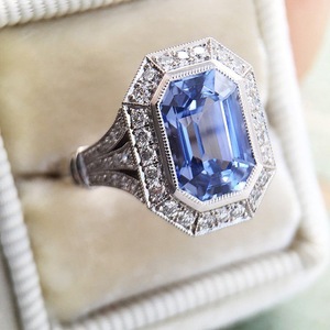 Anello dal design a forma di esagono blu, elegante anello da dito per donna - Product Image 1