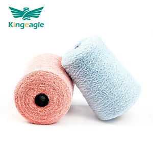 Kingeagle Candy Color 100% Polyester Fil de plumes de fantaisie pour tricoter - Product Image 3