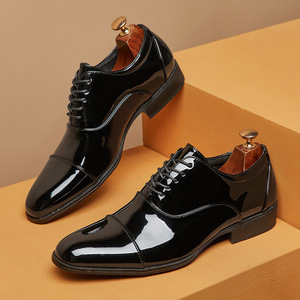 Zapatos Oxford Formales de Negocios para Hombre, de Charol Brillante, con Tres Juntas, Colección Primavera-Verano 2026, para Jóvenes Caballeros y Bodas - Product Image 1