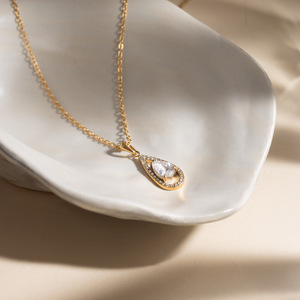 Collar de Cristal con Forma de Lágrima, Chapado en Oro de 18K, Engaste de Acero Inoxidable, Joyería para Uso Diario - Product Image 4