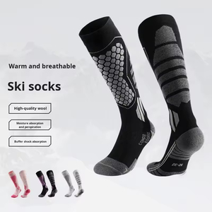 Chaussettes de ski en laine personnalisées avec logo – Chaussettes de sport d'hiver chaudes et douces en tissu éponge pour l'extérieur - Product Image 2