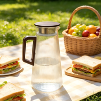 Carafe à eau froide en verre borosilicate avec poignée en bois, filtre et couvercle en acier inoxydable, résistante à l'eau bouillante pour le thé et les jus