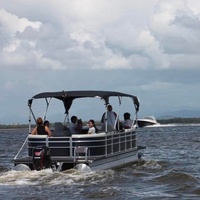 Bateau de pêche sportive de luxe en aluminium de 9 m (30 pieds) avec canapé lounge pour 16-18 personnes, idéal pour le ski nautique