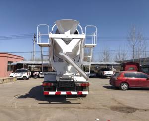 Camiones mezcladores de cemento populares de bajo consumo suministrados por la fábrica HOWO, duraderos y económicos, minimizan las averías - Product Image 2