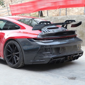 Panneau décoratif arrière en fibre de carbone humide style amélioré pour voiture, neuf, compatible avec Porsche 911 992 GT3 (2019-2025) - Product Image 4