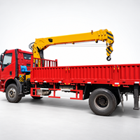 Grue de camion hydraulique télescopique à flèche droite de 6,3 tonnes pour le chargement de marchandises et la manutention de matériaux