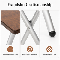 Table de camping pliable portable en bois de bambou, compacte et légère, pour une utilisation en plein air avec des embouts antidérapants