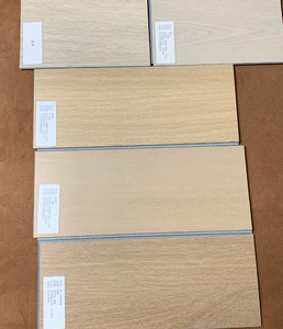 Revêtement <span class=keywords><strong>de</strong></span> <span class=keywords><strong>sol</strong></span> SPC rigide <span class=keywords><strong>de</strong></span> luxe à clipser, dalles en plastique étanches, planches <span class=keywords><strong>de</strong></span> <span class=keywords><strong>vinyle</strong></span> SPC, revêtement <span class=keywords><strong>de</strong></span> <span class=keywords><strong>sol</strong></span> en caoutchouc, rouleau <span class=keywords><strong>de</strong></span> revêtement <span class=keywords><strong>de</strong></span> <span class=keywords><strong>sol</strong></span> en <span class=keywords><strong>vinyle</strong></span> - Product Image 4