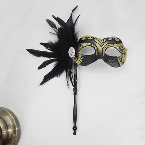 Maschera <span class=keywords><strong>Nera</strong></span> Verniciata a Spruzzo con Piume, Trucco Sensuale, Maschera per Occhi di Lusso con Fiore Laterale Dipinto a Mano - Product Image 6