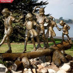 Estatua de Bronce de Tamaño Real para Exteriores de Maestros y Niños en Línea en la Calle - Product Image 2