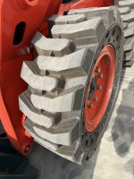 Mini-chargeuse sur pneus diesel EPA Euro5 Yanmar Kubota avec moteur, pompe et accessoires