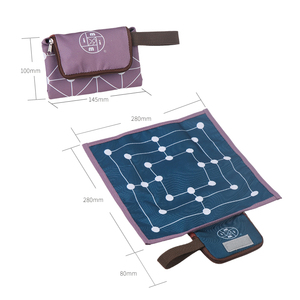 Mini jeu d'échecs de poche 2-en-1 en bois avec pièces d'échecs, jeu de table Nine Men's Morris et Goose pour enfants et divertissement de fête - Product Image 3