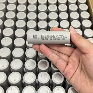Potente Batteria 21700 da 60A, Batteria Cilindrica agli Ioni di Litio per Torce e Utensili ad Alte Prestazioni - Product Image 4
