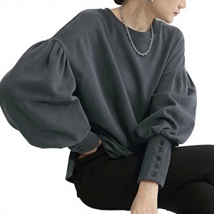 Vente en gros pour boutiques Nouvelle collection Printemps 2026 T-shirt décontracté pour femme en toile écologique non-tissée polyester/coton, col rond, coupe classique, couleur unie - Product Image 3