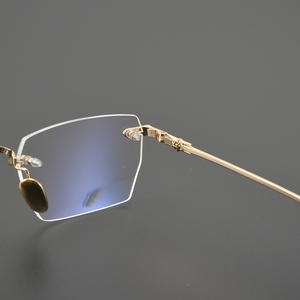CH8114 Lunettes de Lecture d'Affaires Ultra-Légères en Titane Sans Monture Homme Femme Style Vintage Rectangulaire Lunettes de Vue de Luxe pour Homme - Product Image 4