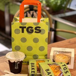Custom Recyclable Paper <b>Bakery</b> Bag <b>Box</b> Window Flexiloop Handle Free Sample Promotion-Takeaway Bags for Bread French Fries Burger - Product Image 3