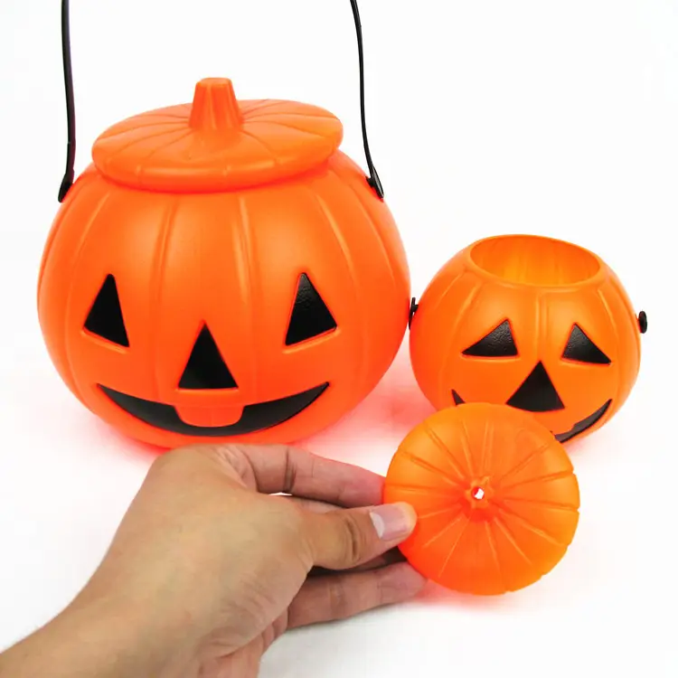 Großhandel Super viele Stile Halloween Kürbis Eimer Dekoration Tragbare Halloween Candy Bucket