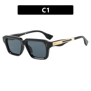 Lunettes de soleil rétro carrées à monture intégrale STELLUX pour unisexe, style minimaliste, protection UV400, légères, durables et confortables pour la conduite - Product Image 5