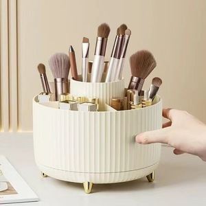 Organizador de cosméticos giratorio para brochas de maquillaje, almacenamiento de plástico para escritorio con compartimento para lápiz labial para herramientas de belleza - Product Image 1