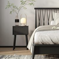 Ensemble de 2 tables de chevet convertibles, petites tables d'appoint avec portes cannelées, design moderne du milieu du siècle, pour les petits espaces de chambre à coucher