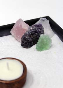 <span class=keywords><strong>Mini</strong></span> kit de <span class=keywords><strong>jardin</strong></span> <span class=keywords><strong>Zen</strong></span> avec figurines en résine de bouddha de sable blanc support de chauffe-plat roches de rivière cristal noir base carrée pour <span class=keywords><strong>râteau</strong></span> de bureau - Product Image 5