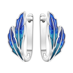 ต่างหูขนนกสีน้ำเงินเป็นของขวัญที่สมบูรณ์แบบสำหรับเด็กผู้หญิง และเป็นตัวเลือกที่เหมาะสำหรับของขวัญวันครบรอบหรือวันเกิด - Product Image 1