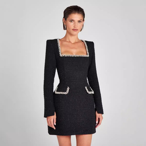 Pean et American Style Slim-Fit U-Neck à manches longues perlées petite robe noire pour les femmes - Product Image 1