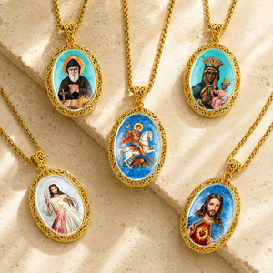 Pendentif Catholique Saint George TIMEMUSE en Turquoise Naturelle, Nacre et Lapis Lazuli, Pendentif Religieux en Pierre Précieuse Peint à la Main - Product Image 1