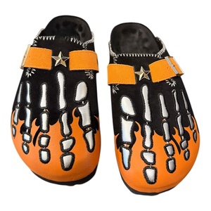 Zapatos de gamuza con estampado de <span class=keywords><strong>esqueleto</strong></span> gótico para hombre, con logo personalizado, bordado de llamas, sin cordones, pantuflas personalizadas para hombre, zapatillas de diseñador personalizadas - Product Image 3