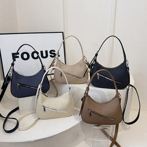 Nouvelle tendance femmes Chic demi-lune Hobo sacs avec poche zippée à l'avant Design de luxe sacs à main sac à main pour dame - Product Image 1