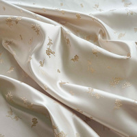 Tissu Jacquard en Satin Beige Motif Fleur de Prunier, Tissu en Soie Teint en Fil à Chute Douce, Tissu Jacquard pour Qipao, Hanfu, Camisole et Vêtements
